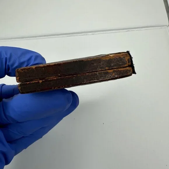 Antique Daguerreotype Photograph 1/9th Plate Victorian Woman Book Leather Case - Picture 7 of 14